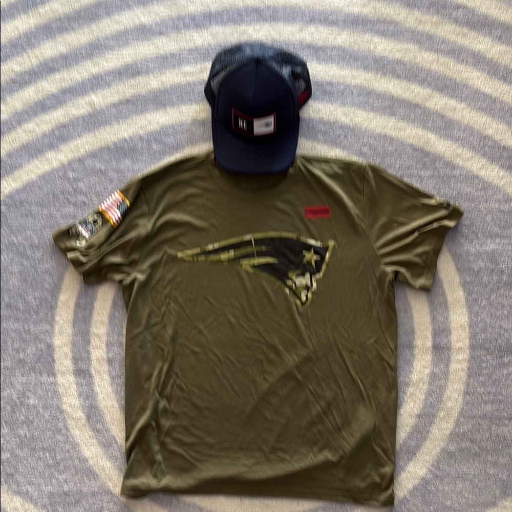 New England Patriots Salute To Service Shirt w/ Bonus hat!